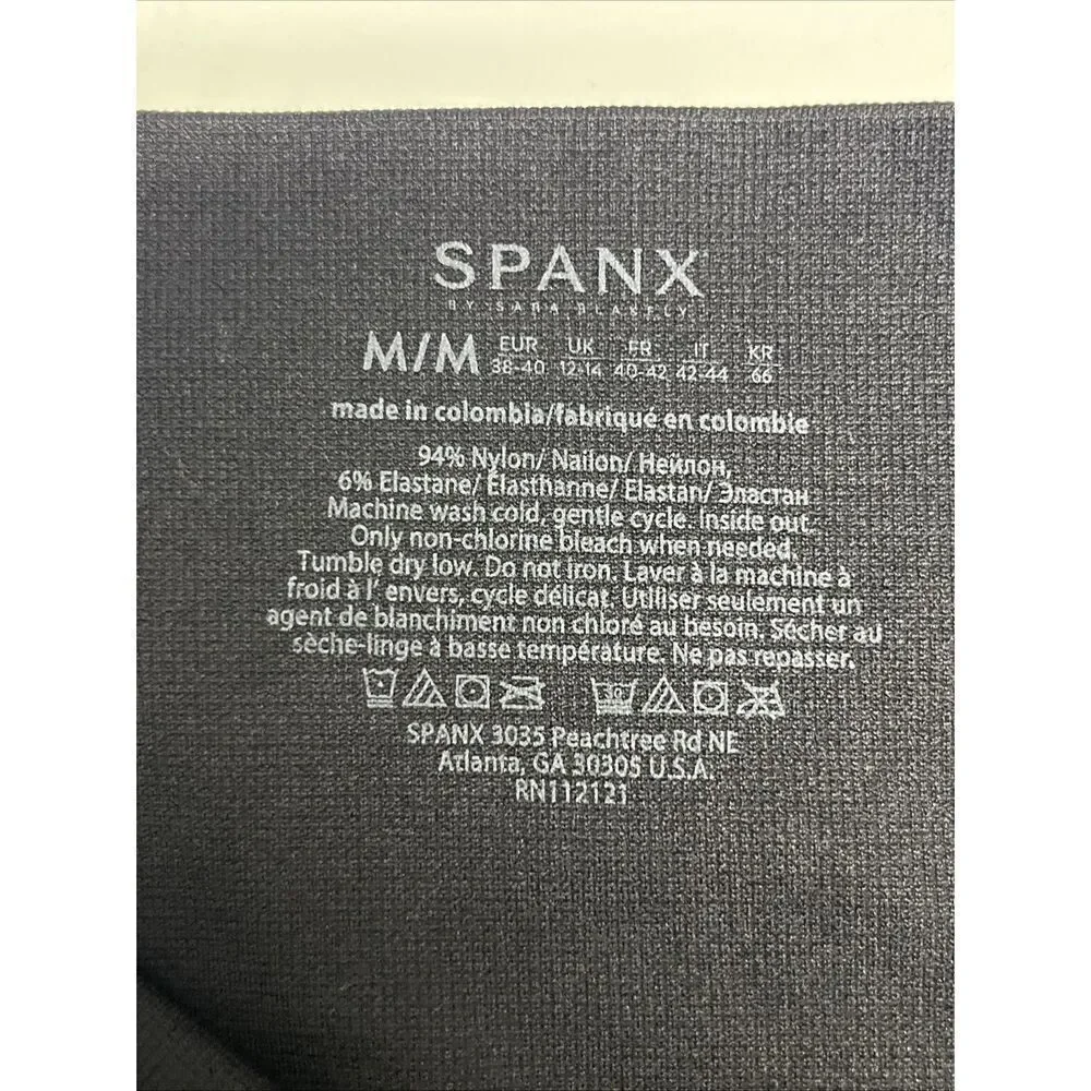SPANX Women’s Solid Black High Rise Pull-on Textured Cropped Leggings- Medium